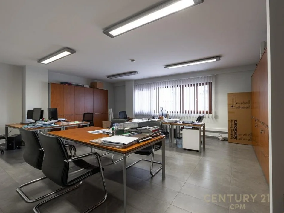 Tirane, shes ambjent biznesi Kati 1, 265 m² (Rruga Ndre Mjeda)