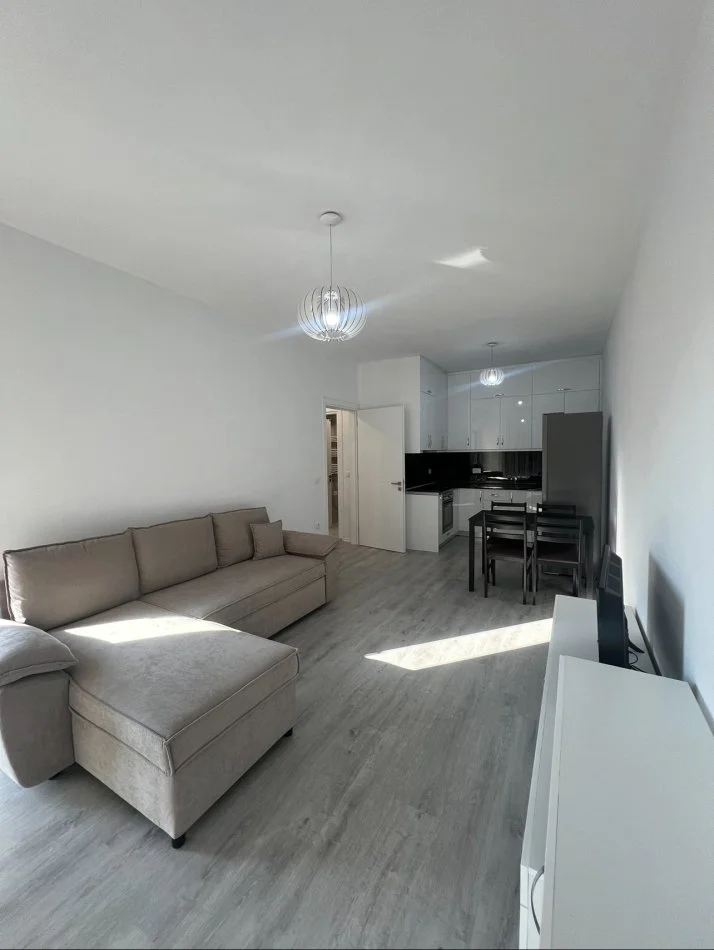 Tirane, jepet me qera 1+1 Kati 8, 70 m² 500 € (Xhanfize keko)