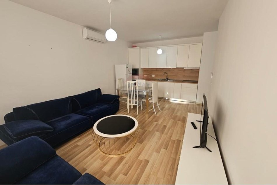 Tirane, jepet me qera apartament 1+1 Kati 5, 70 m² 500 € (Teodor keko)