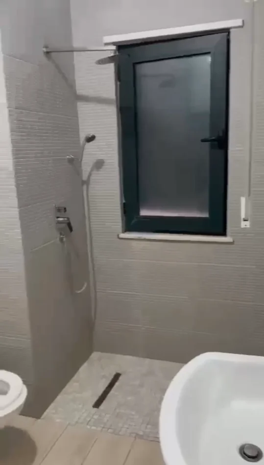 Tirane, jepet me qera apartament 1+1 Kati 2, 60 m² 450 € (Green City ,Unaza e Re)