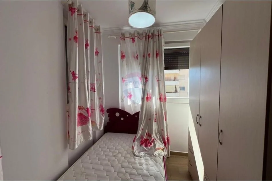 Tirane, jepet me qera apartament 2+1 , 80 m² 600 € (Don Bosko)