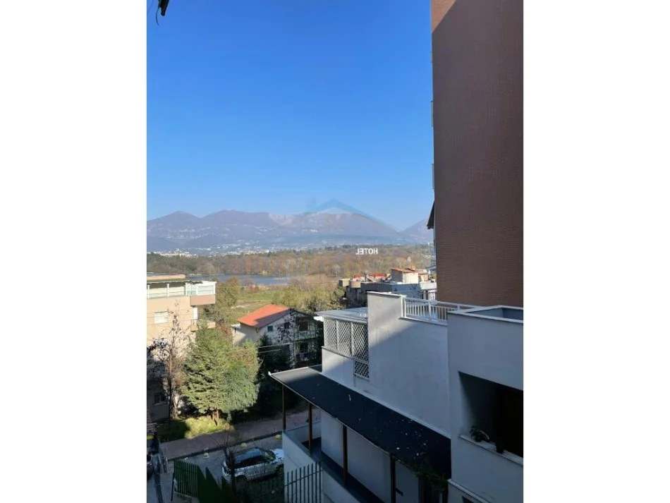 Tirane, shitet apartament 2+1+Ballkon Kati 2, 116 m² 250.000 € (Liqeni i Thate)