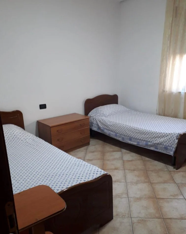Tirane, jepet me qera apartament 2+1 Kati 6, 550 m² 550 € (Qender)