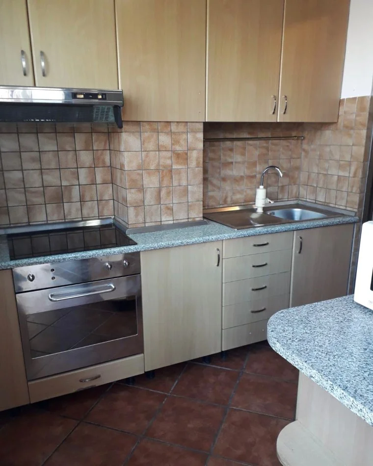 Tirane, jepet me qera apartament 2+1 Kati 6, 550 m² 550 € (Qender)