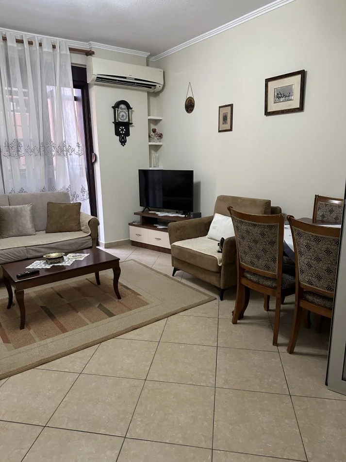 Tirane, jepet me qera apartament Kati 4, 87 m² 650 € 