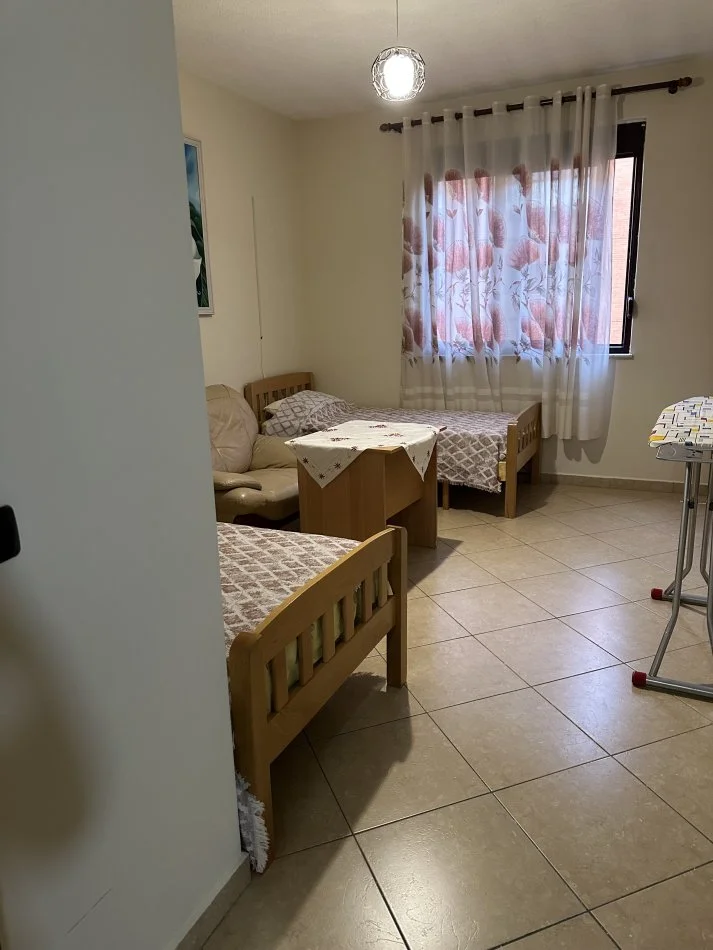 Tirane, jepet me qera apartament Kati 4, 87 m² 650 € 