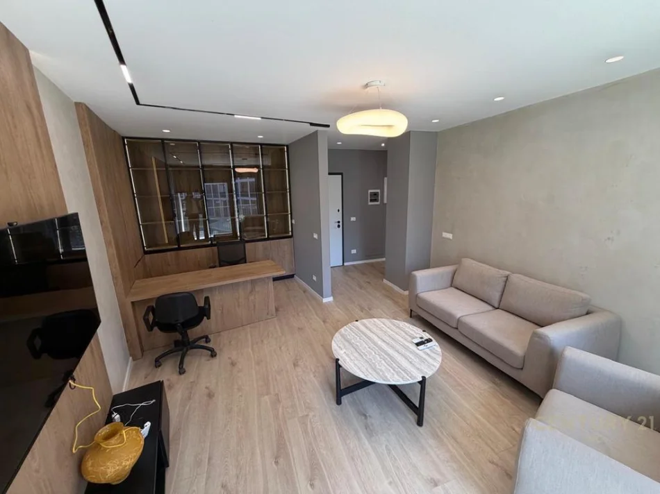 Tirane, jepet me qera zyre Kati 2, 90 m² 1.700 € (Lake View)