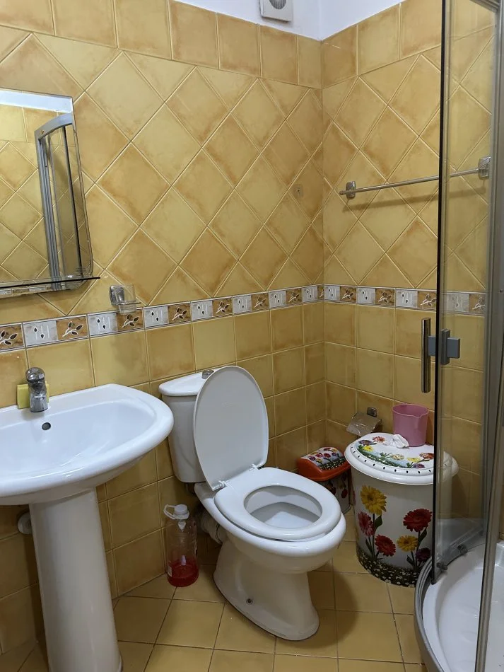 Tirane, jepet me qera apartament Kati 4, 87 m² 650 € 