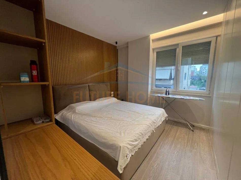 Tirane, jepet me qera apartament 1+1+Ballkon Kati 2, 600 € (Selite 1+1 me parkim ( luxury ))