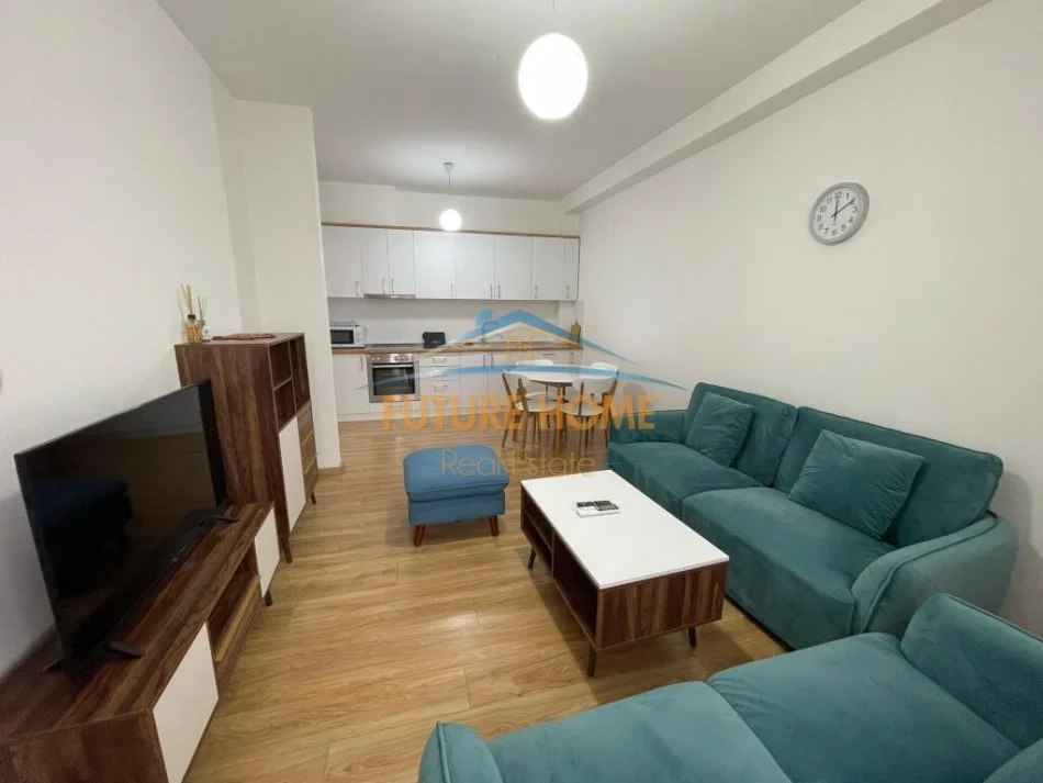 Tirane, jepet me qera apartament 2+1+Ballkon Kati 4, 95 m² 750 € (Quartum Residenc)