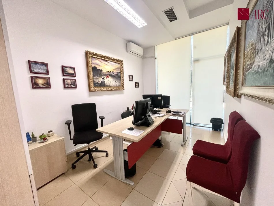 Tirane, shitet ambjent biznesi Kati 0, 216 m² 600.000 € (Ambasada Amerikane)