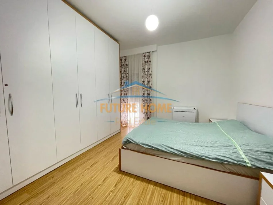 Tirane, jepet me qera apartament 2+1+Ballkon Kati 4, 95 m² 750 € (Quartum Residenc)