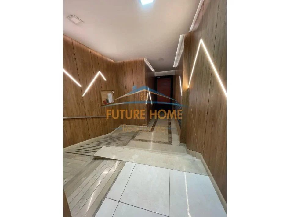 Tirane, jepet me qera apartament 2+1+Ballkon Kati 4, 95 m² 750 € (Quartum Residenc)