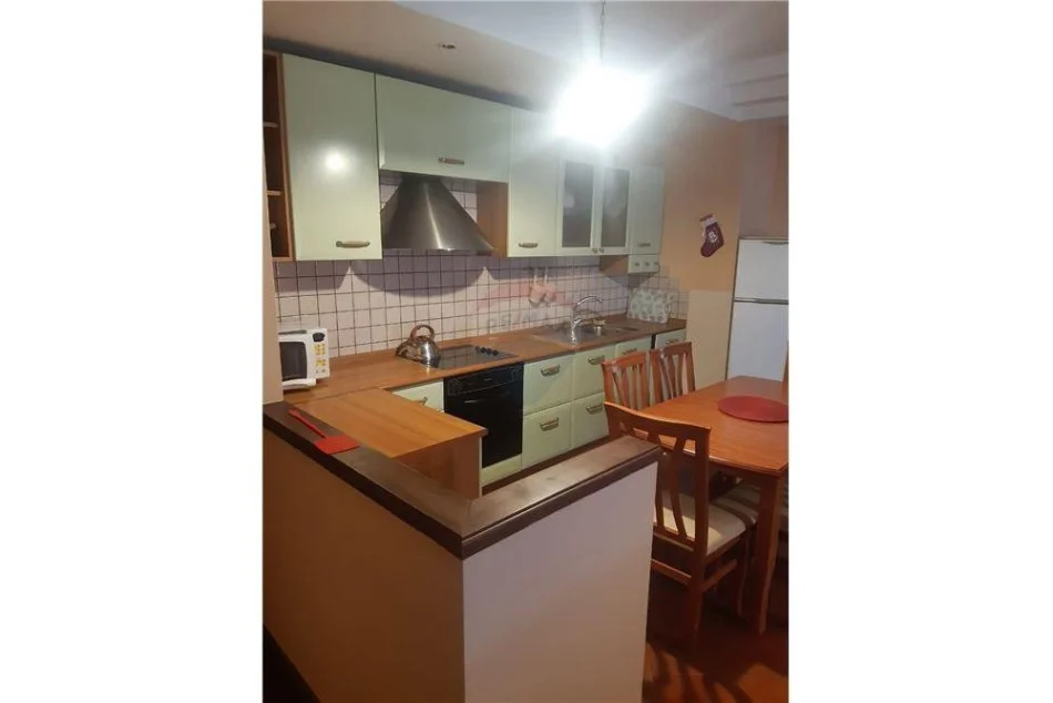 Tirane, jepet me qera apartament 2+1 , 108 m² 600 € (bulevardi Zogu i Pare)