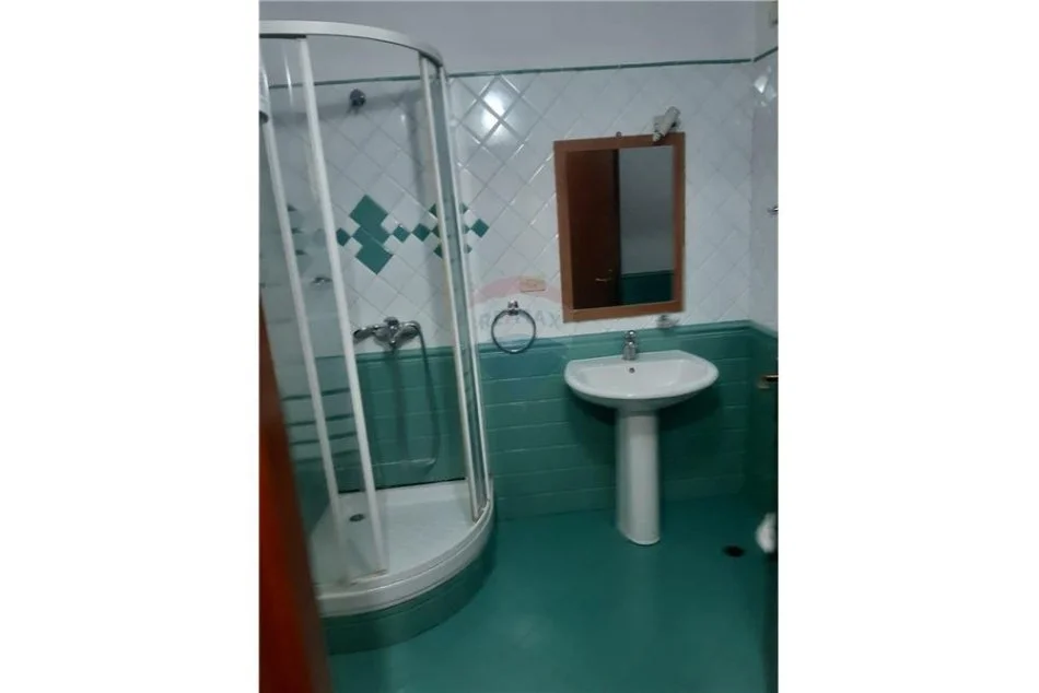 Tirane, jepet me qera apartament 2+1 , 108 m² 600 € (bulevardi Zogu i Pare)