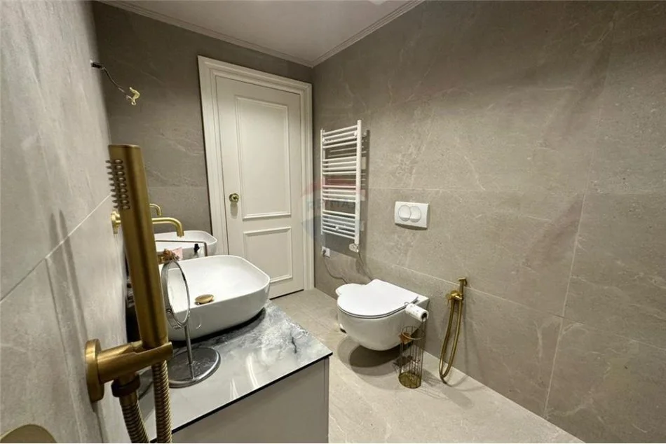 Tirane, jepet me qera apartament Kati 3, 140 m² 2.000 € 