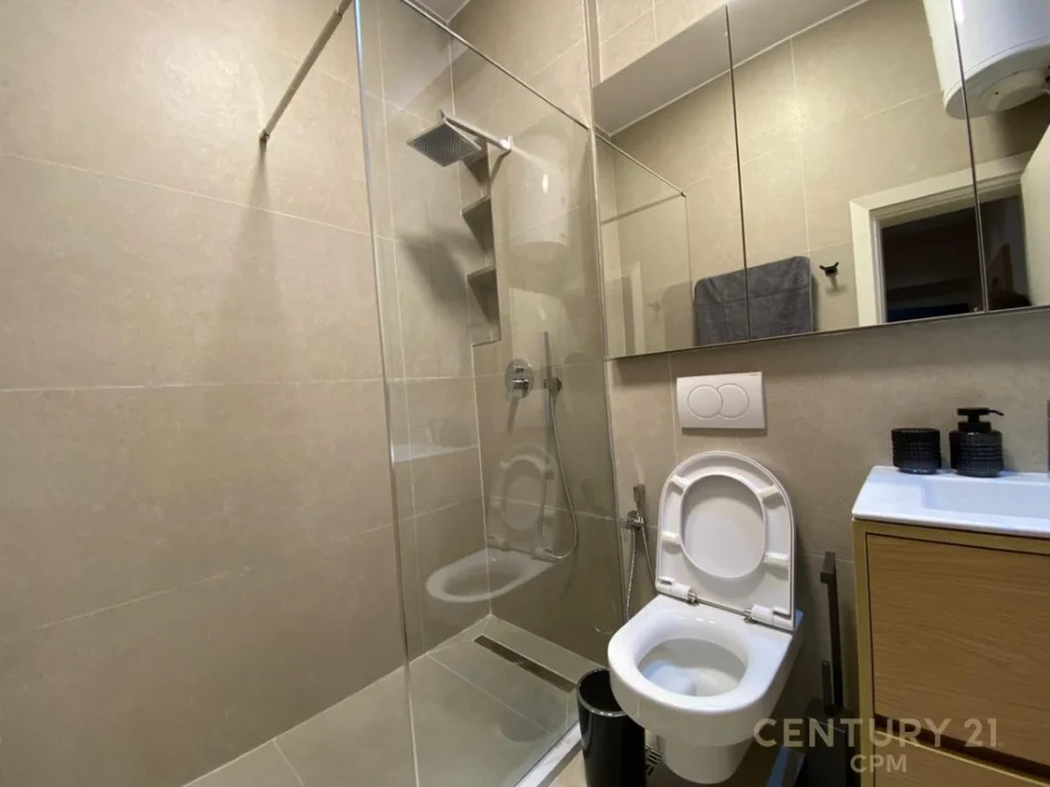 Tirane, jepet me qera apartament 2+1+Aneks+Ballkon Kati 2, 78 m² 1.300 € 
