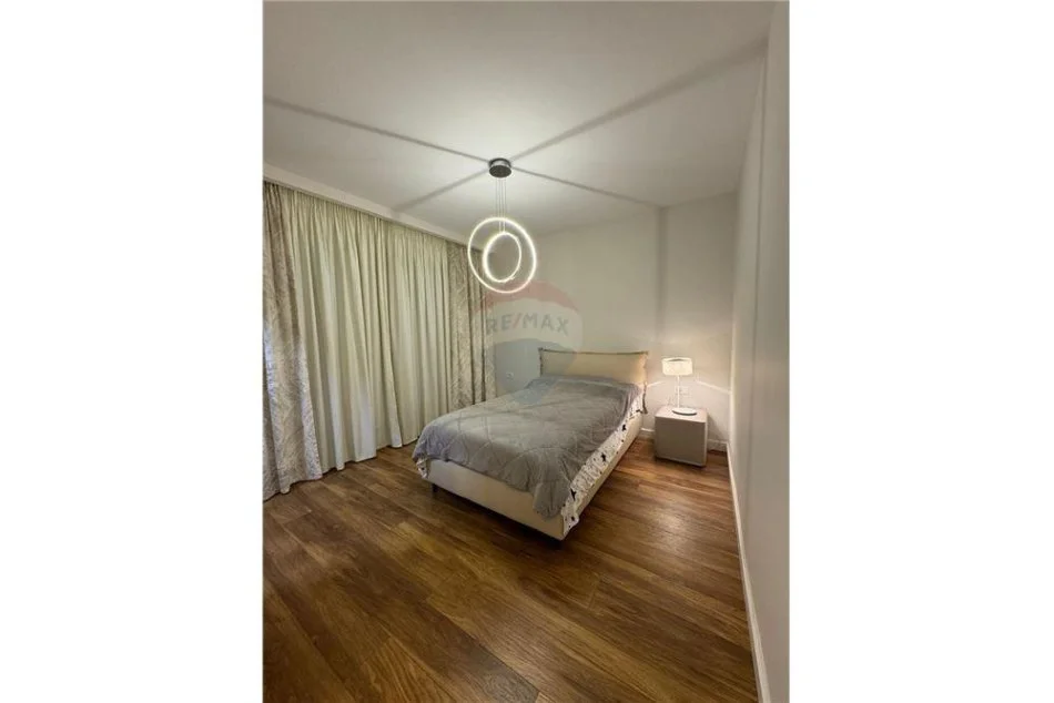 Tirane, jepet me qera apartament Kati 10, 137 m² 2.500 € 