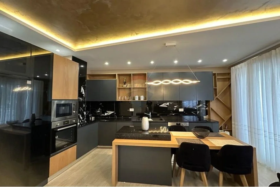 Tirane, jepet me qera apartament 2+1 , 113 m² 800 € (Ruga e Ullishtes - Liqeni i Thatë)