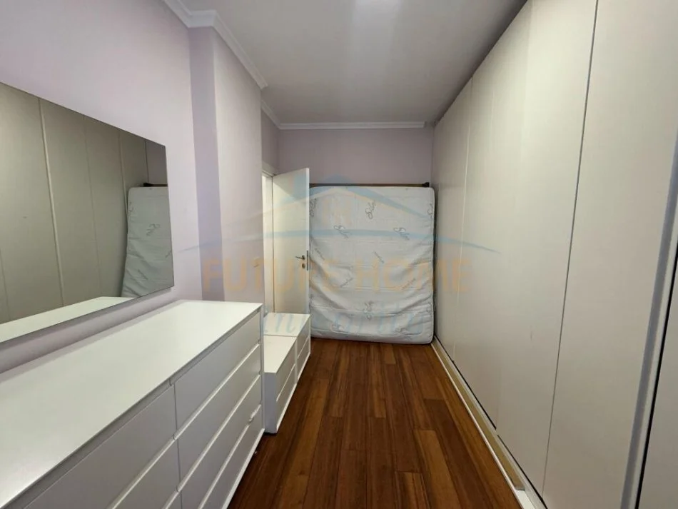 Tirane, shitet apartament 2+1+Ballkon Kati 3, 74 m² 210.000 € (Selvia)