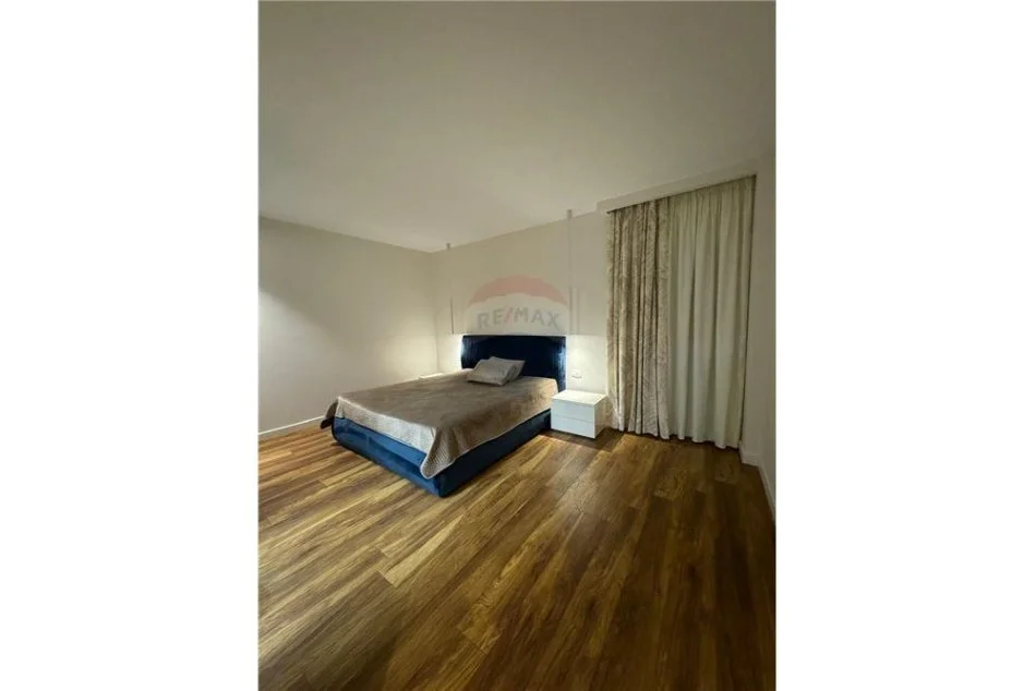Tirane, jepet me qera apartament Kati 10, 137 m² 2.500 € 