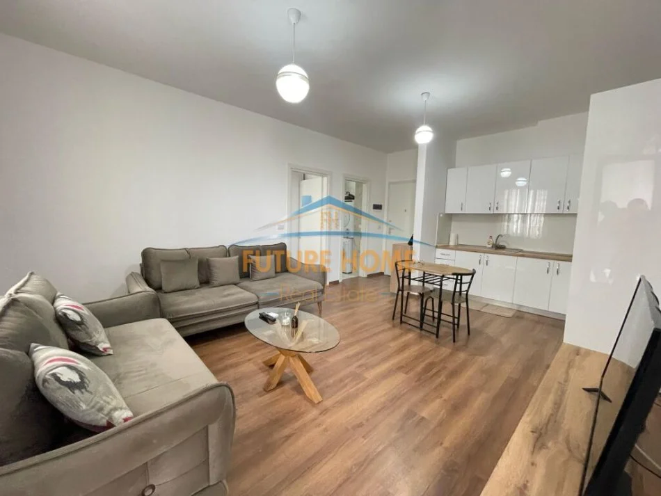 Tirane, jepet me qera apartament 1+1+Ballkon Kati 6, 78 m² 550 € (Panorama)