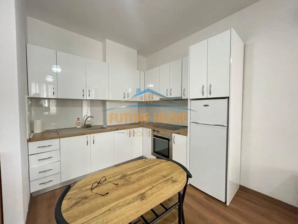 Tirane, jepet me qera apartament 1+1+Ballkon Kati 6, 78 m² 550 € (Panorama)