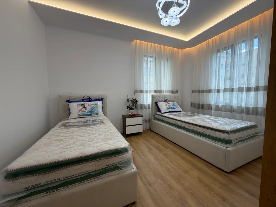 Tirane, shitet 2+1+Ballkon , 116 m² 265.000 € (Pallati me Shigjeta)