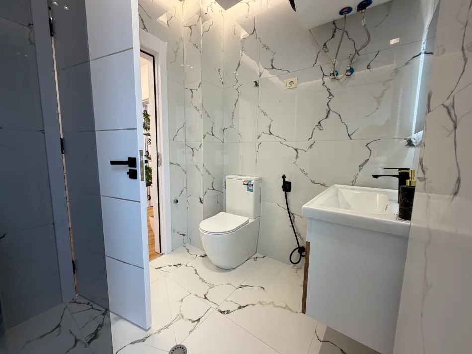 Tirane, shitet 2+1+Ballkon , 116 m² 265.000 € (Pallati me Shigjeta)