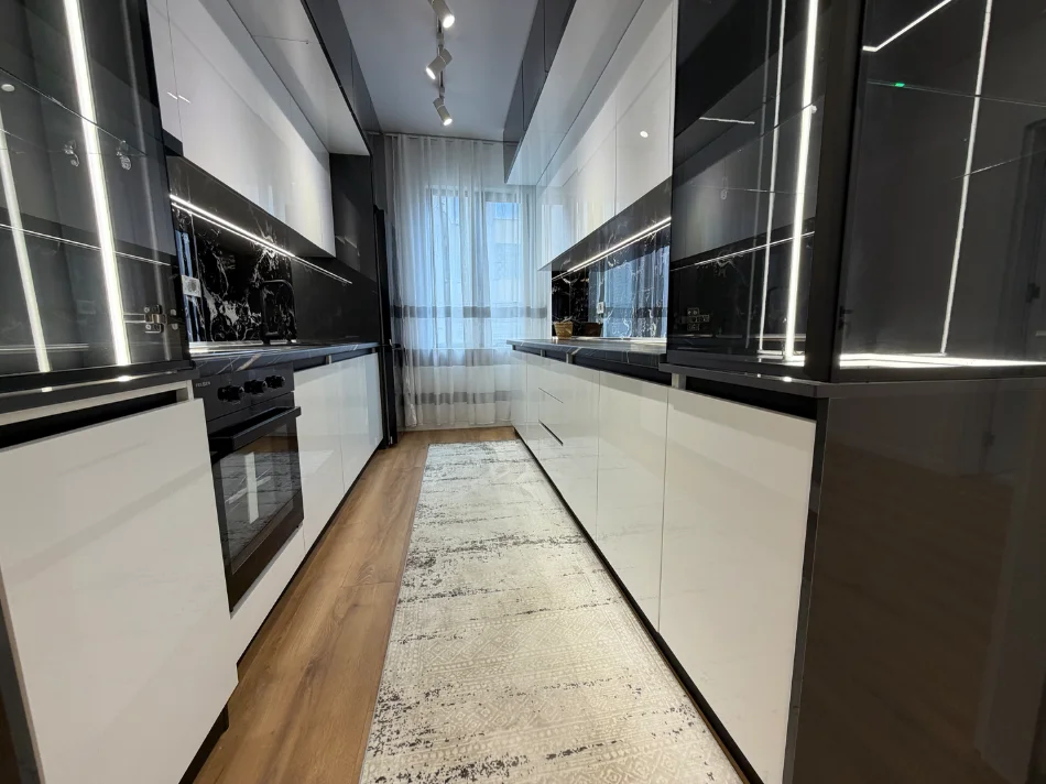 Tirane, shitet 2+1+Ballkon , 116 m² 265.000 € (Pallati me Shigjeta)