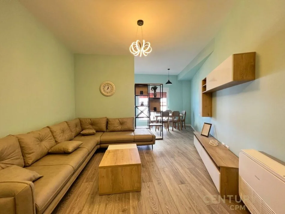 Tirane, shitet apartament 2+1 Kati 3, 98 m² 140.000 € (Mangalem, Ali Demi)