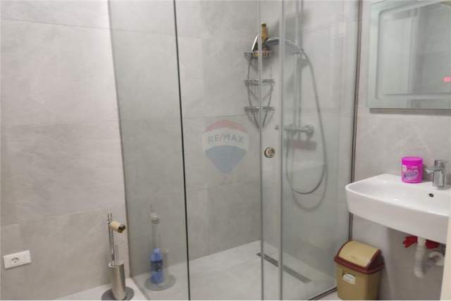 Tirane, jepet me qera apartament 1+1+BLK Kati 5, 78 m² 580 Euro
