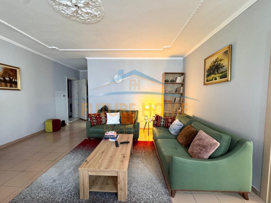 Tirane, shitet apartament 2+1+Ballkon Kati 10, 105 m² 235.000 € (Komuna e Parisit)