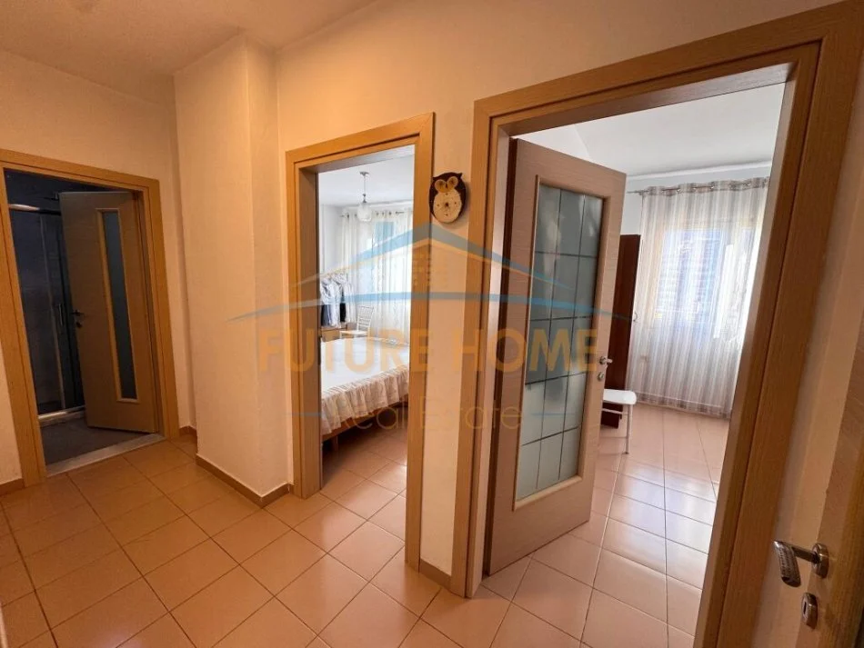 Tirane, shitet apartament 2+1+Ballkon Kati 10, 105 m² 235.000 € (Komuna e Parisit)