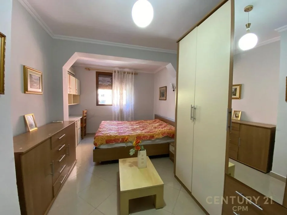 Tirane, jepet me qera 1+1 Kati 3, 55 m² 500 € 