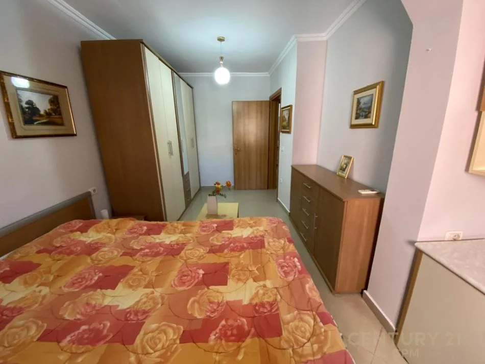 Tirane, jepet me qera 1+1 Kati 3, 55 m² 500 € 