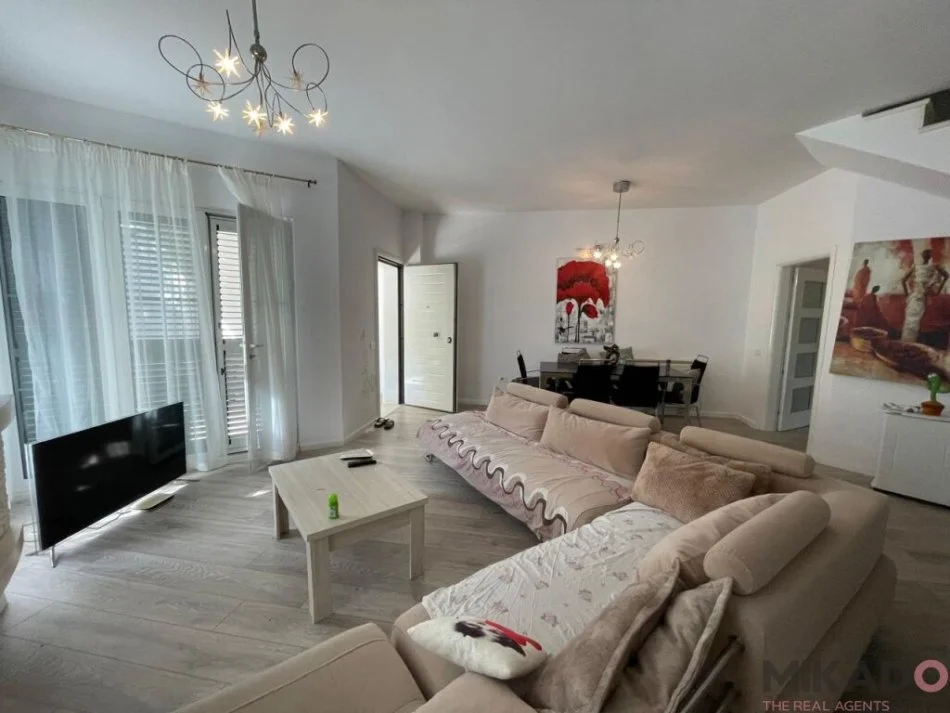 Durres, shitet Vile 3+1+Aneks+Ballkon Kati 0, 381 m² 440,000 € (Durres,Albania)