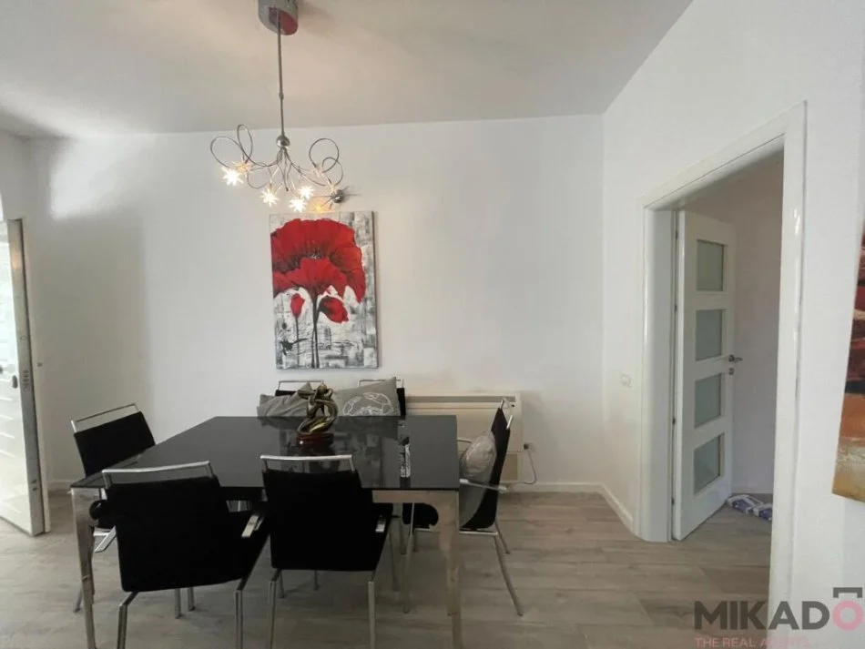 Durres, shitet Vile 3+1+Aneks+Ballkon Kati 0, 381 m² 440,000 € (Durres,Albania)