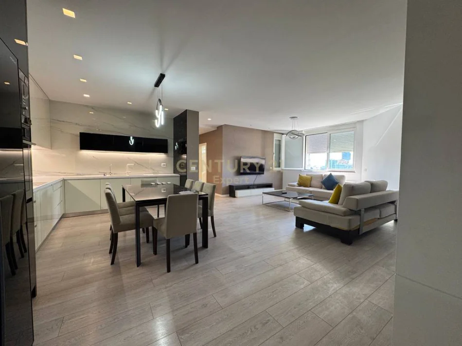 Tirane, jepet me qera apartament 2+1+Aneks+Ballkon Kati 9, 133 m² 1.100 € 