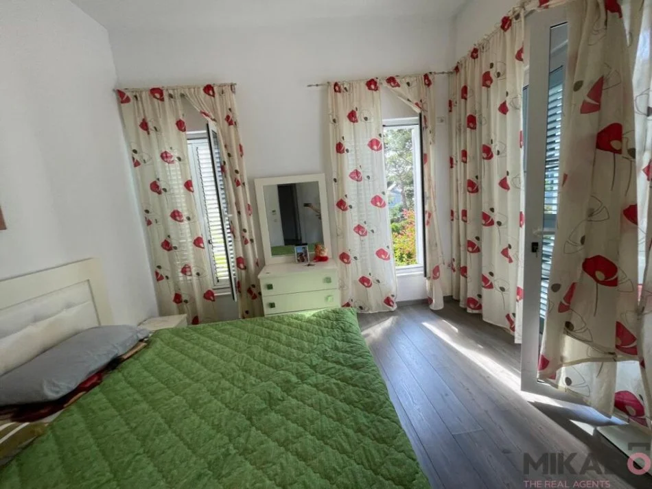 Durres, shitet Vile 3+1+Aneks+Ballkon Kati 0, 381 m² 440,000 € (Durres,Albania)
