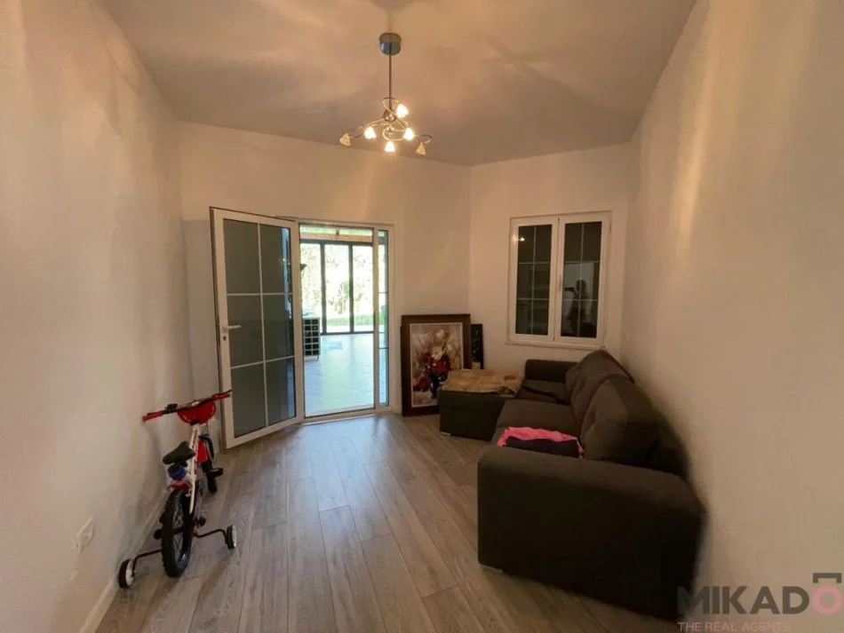 Durres, shitet Vile 3+1+Aneks+Ballkon Kati 0, 381 m² 440,000 € (Durres,Albania)