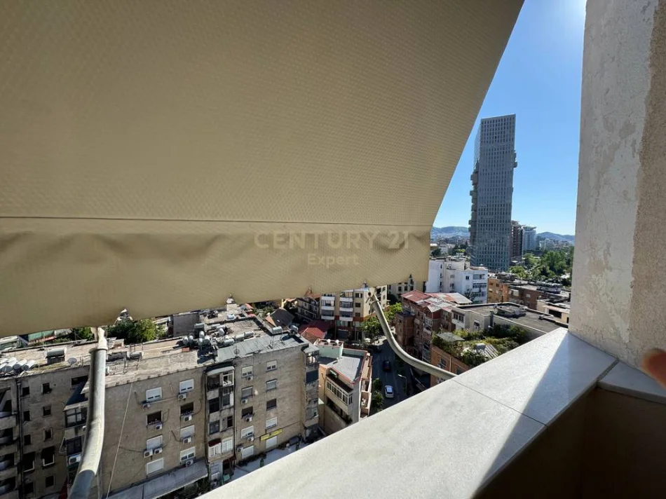 Tirane, jepet me qera apartament 2+1+Aneks+Ballkon Kati 9, 133 m² 1.100 € 