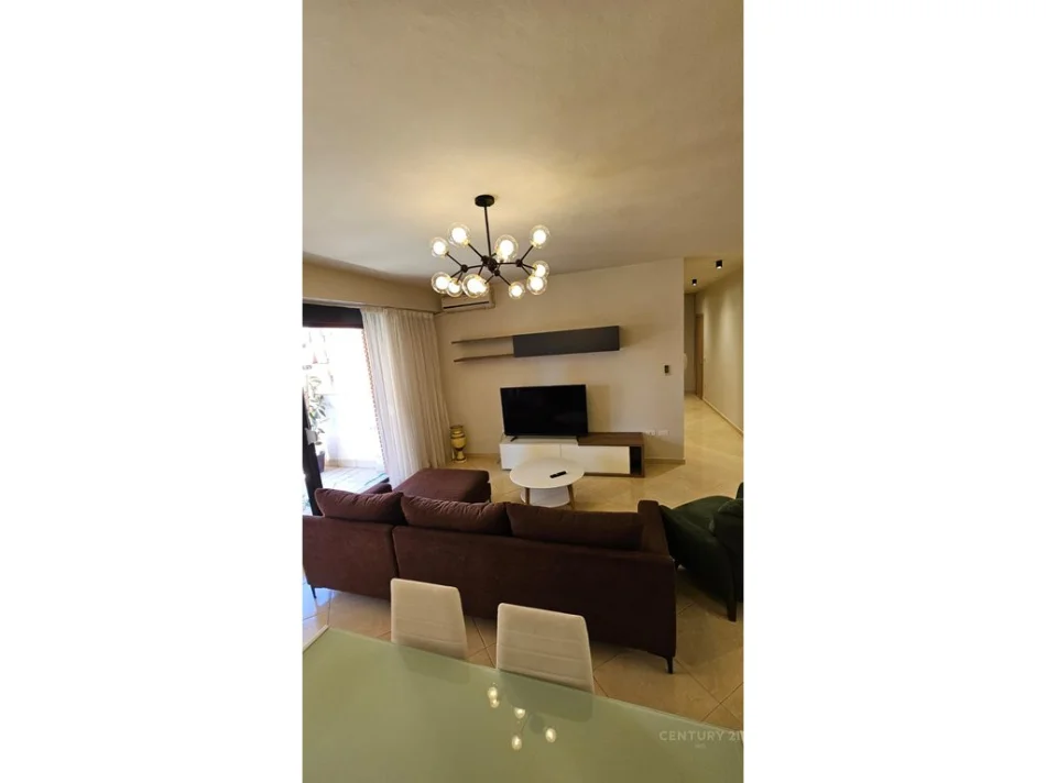 Tirane, jepet me qera apartament 2+1+Aneks+Ballkon Kati 2, 103 m² 900 € 