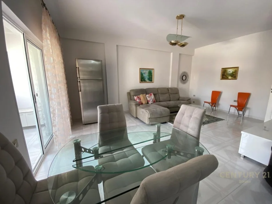 Tirane, jepet me qera apartament 2+1 Kati 4, 110 m² 700 € (rruga Haxhi Dalliu)