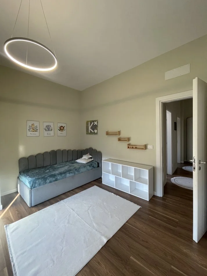 Tirane, jepet me qera apartament 2+1+Ballkon Kati 9, 1.500 m² 1.500 € 