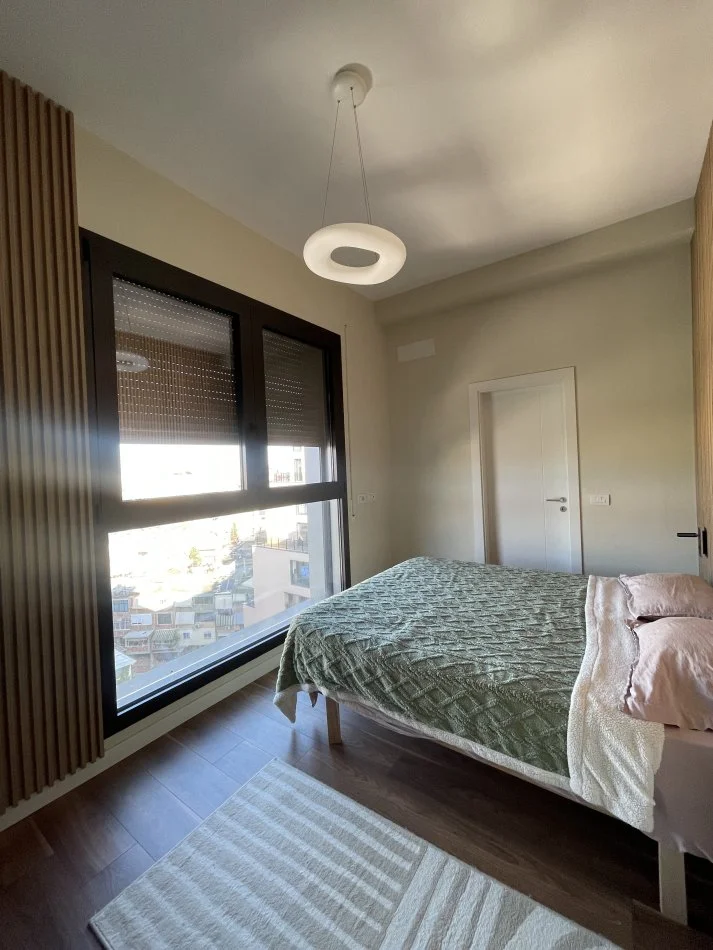 Tirane, jepet me qera apartament 2+1+Ballkon Kati 9, 1.500 m² 1.500 € 