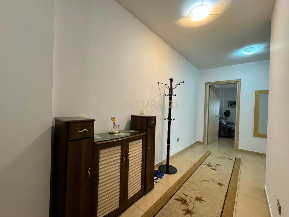 Tirane, jepet me qera apartament 2+1 Kati 7, 100 m² 800 € (rruga e Bogdanit)
