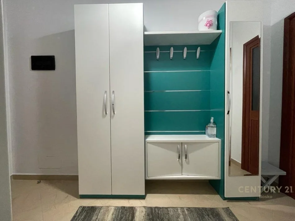 Tirane, jap me qera apartament 1+1 Kati 7, 75 m² 500 € 