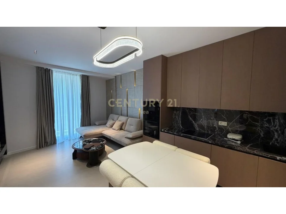Tirane, jepet me qera apartament 2+1+Aneks+Ballkon Kati 13, 173 m² 1.600 € (GOLDEN TOWER)