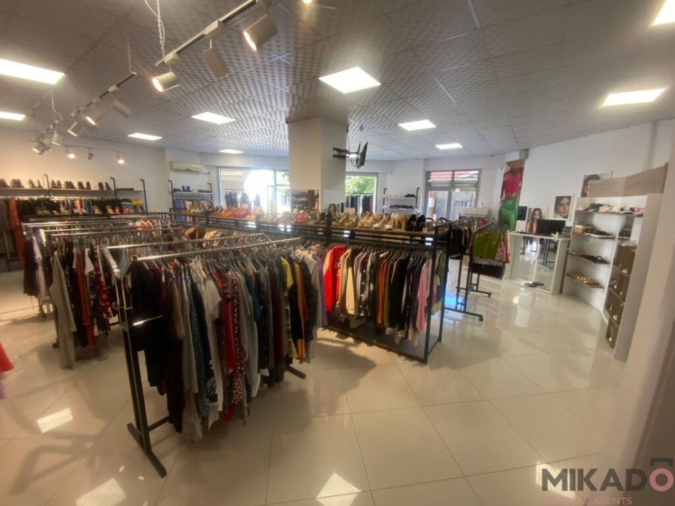 Durres, shitet dyqan Kati 0, 125 m² 450.000 € (Durres)